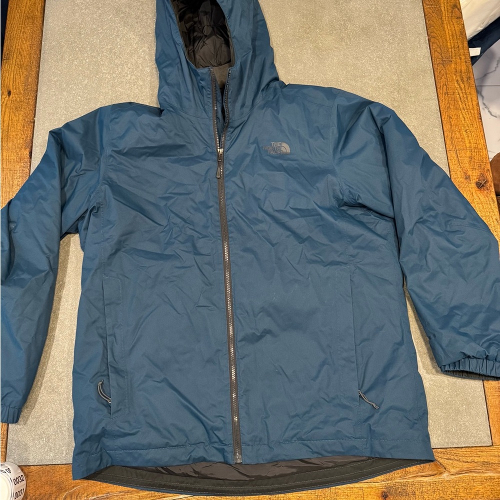 The North Face Quest Insulated Men's Jacket size XL Blue With Hood DryVent